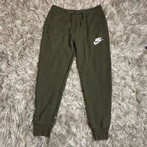 Nike Joggers men’s size Medium